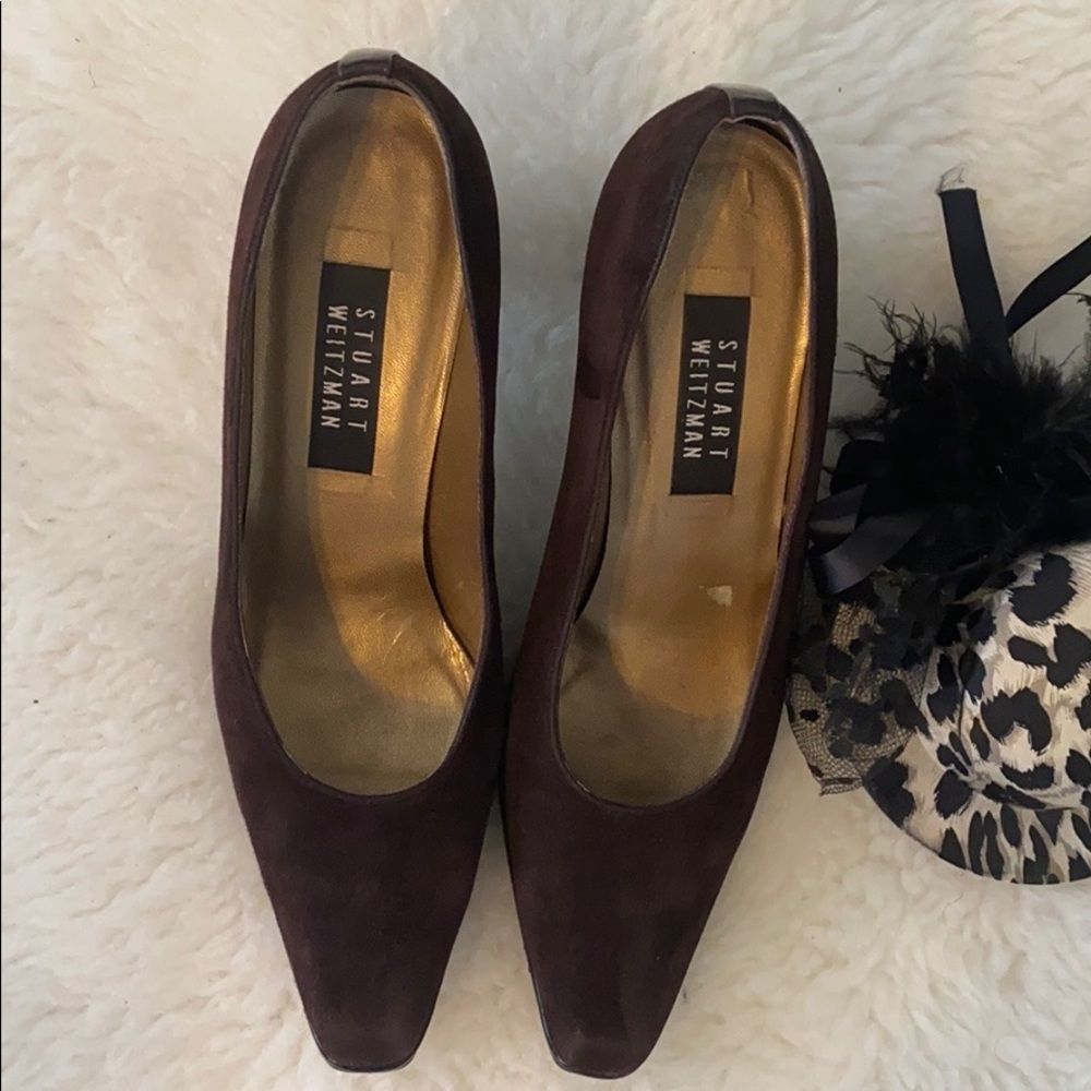 Stuart Weitzman Women's Suede Pumps - Picture 2 of 7